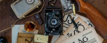 History's Little Secrets: The Unsung Heroes and Odd Coincidences You Won't Find in Textbooks