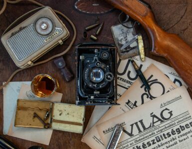 History's Little Secrets: The Unsung Heroes and Odd Coincidences You Won't Find in Textbooks